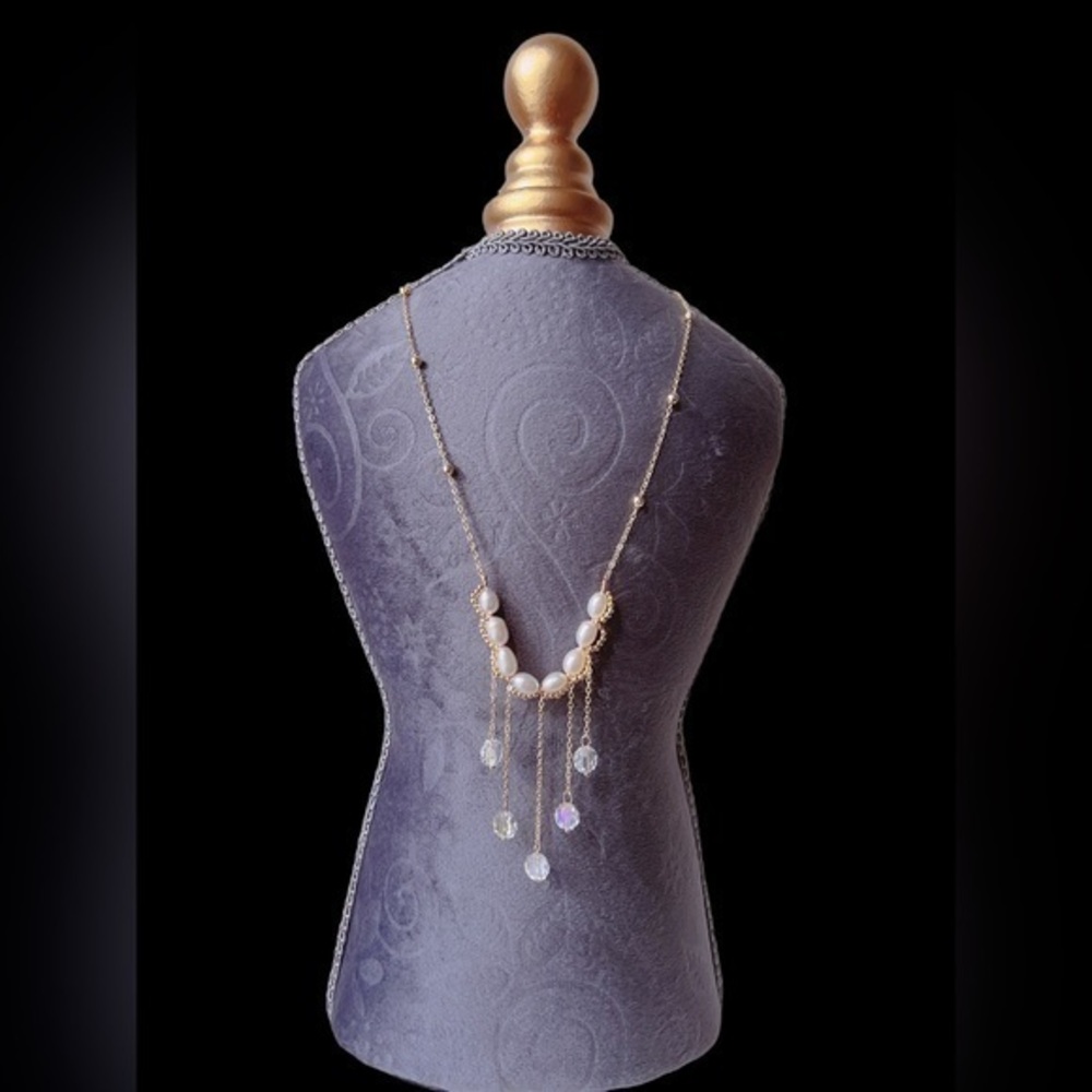 - 14K GP  freshwater Pearl  Flower necklace